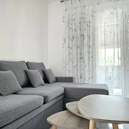 2 Bedrooms By The Sea